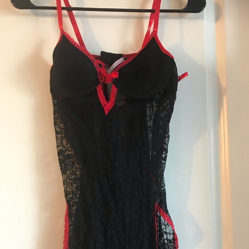 🧨Black and red lingerie 34b